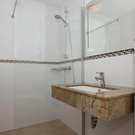 Strandnahe Mit Balkon, Gratis Nutzung Vom Ahoi Erlebnisbad Und Sauna In Sellin - Rex Rugia 13-5 公寓
